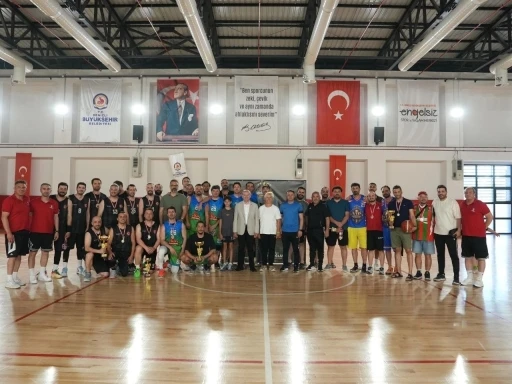 Denizli B&uuml;y&uuml;kşehir Master Cup +35&rsquo;te kupalar sahiplerini buldu
