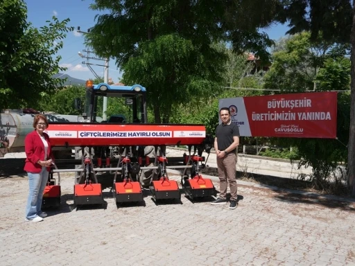 Denizli B&uuml;y&uuml;kşehirden Bozkurtlu &uuml;reticilere &ccedil;apa makinesi desteği
