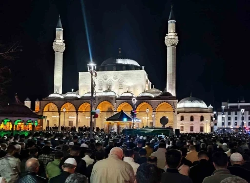 Denizli&rsquo;de hatimle teravih ve sabah namazı kılınacak camiler belli oldu
