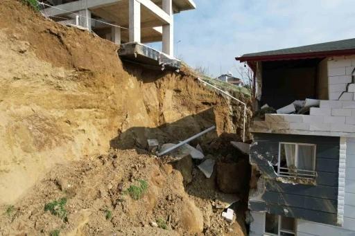 Denizli&rsquo;de komşu binaları &ccedil;&ouml;kme noktasına getiren kazı ka&ccedil;ak &ccedil;ıktı

