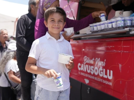 Denizli&rsquo;de pazar yerlerinde m&uuml;zik ve ikram s&uuml;rprizi

