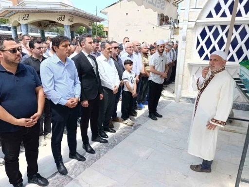 Denizli&rsquo;deki facia kurbanı otob&uuml;s şof&ouml;r&uuml; g&ouml;zyaşlarıyla uğurlandı
