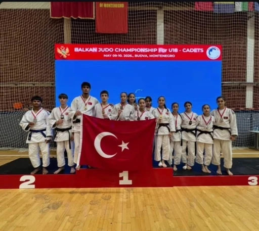 Denizli&rsquo;nin gururu Şirin, Balkan &uuml;&ccedil;&uuml;nc&uuml;s&uuml; oldu
