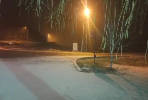 Denizli&rsquo;nin y&uuml;ksek kesimleri beyaza b&uuml;r&uuml;nd&uuml;
