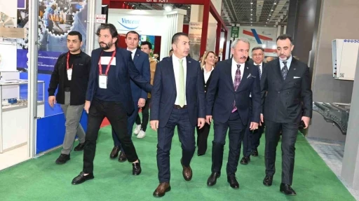Denizli Ticaret Odası Başkanı Uğur Erdoğan: "&Uuml;r&uuml;nlerimizi satmak i&ccedil;in d&uuml;nyanın d&ouml;rt bir tarafına gidiyoruz"
