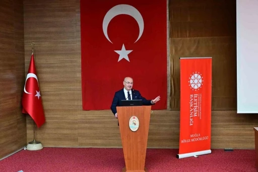 Denizlili basın mensuplarına "Sosyal Medyada Etkili İ&ccedil;erik &Uuml;retimi" eğitimi verildi
