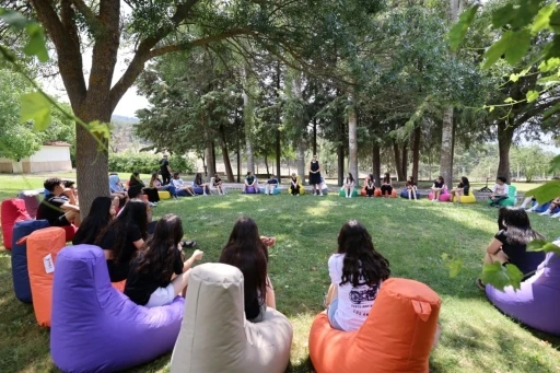 Denizlili gen&ccedil;ler B&uuml;y&uuml;kşehirin yaz kampında buluştu
