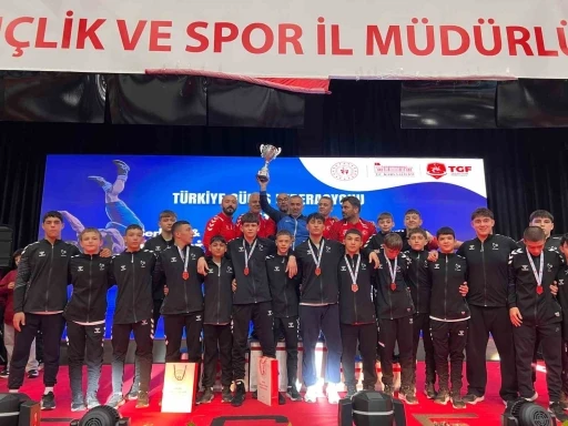Denizlili g&uuml;reş&ccedil;iler T&uuml;rkiye şampiyonu
