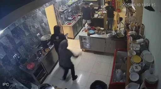 Deprem anı Manisa’da kameralara yansıdı
