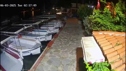 Deprem anı ‘Sakin Kent’te güvenlik kameralarına yansıdı
