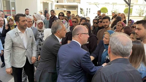 Deprem s&uuml;recinin fedakar muhtarı vefat etti
