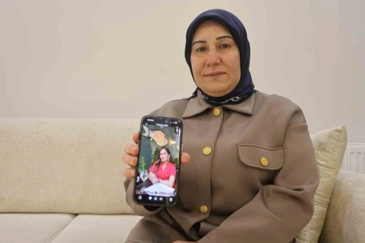 Depremde 2 kızı can veren acılı anne, evlatlarını kurtarabilmek i&ccedil;in son ana kadar m&uuml;cadele veren Mehmet&ccedil;iğin emeklerini unutmuyor
