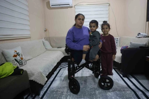 Depremde eşini, 2 &ccedil;ocuğunu ve bacaklarını kaybeden acılı anne, yaptığı alışverişin borcunu &ouml;deyemeyince mahkemelik oldu
