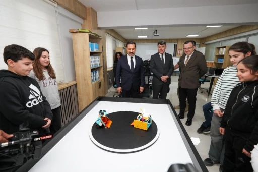 Depremin izlerinin silindiği kentte, 1540 takım, robot yarışmasında derece yapmak i&ccedil;in m&uuml;cadele verecek
