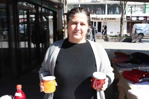 Depremin yıktığı hayatını kavanozlara sığdırdığı re&ccedil;ellerle yeniden kurdu
