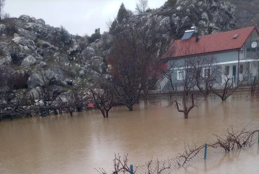 Derebucak&rsquo;ta araziler sular altında kaldı
