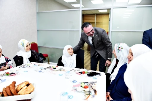 Derekızıklı kadınlardan Mihalgazi&rsquo;ye destek
