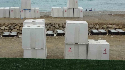 Dev dalgalardan korumak için devasa betonlar kullanılacak
