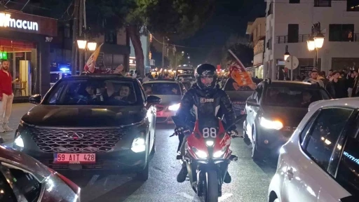 Dev derbide Galatasaray galip geldi, Tekirdağ&rsquo;da taraftarlar sokaklara d&ouml;k&uuml;ld&uuml;
