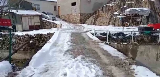 Develi&rsquo;de mahalleli k&ouml;pr&uuml;ye korkuluk istiyor
