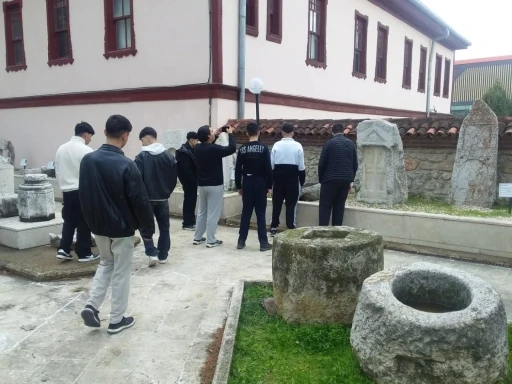 Devlet korumasındaki &ccedil;ocuklara tarih ve k&uuml;lt&uuml;r buluşması
