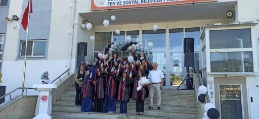 Devrek&rsquo;te İmam Hatiplilerden mezuniyet sevinci
