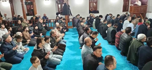 Devrek&rsquo;te Kadir Gecesi coşkusu
