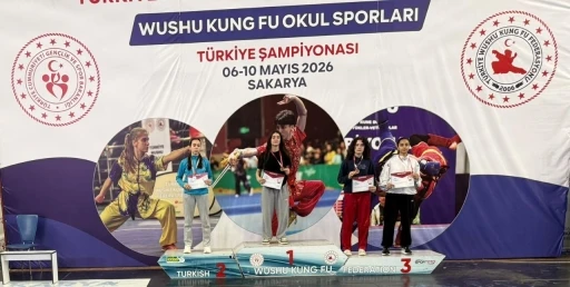 Devrekli &ouml;ğrenci il&ccedil;eye şampiyon olarak d&ouml;nd&uuml;
