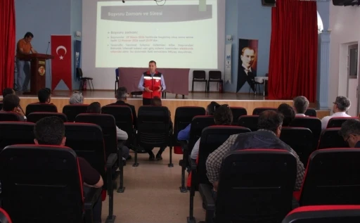 Dicle&rsquo;de &ccedil;ift&ccedil;iler kırsal kalkınma yatırımlarının desteklemeleri hakkında bilgilendirildi
