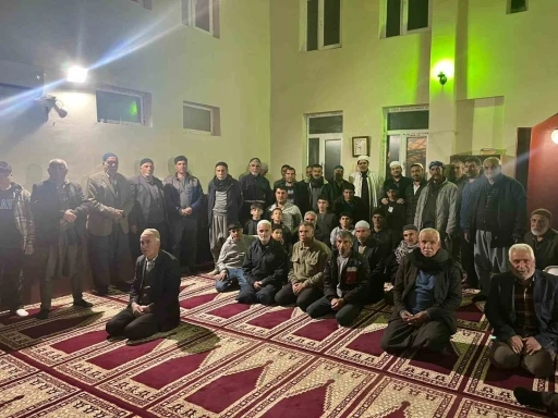 Dicle&rsquo;de Kadir gecesi dualarla idrak edildi
