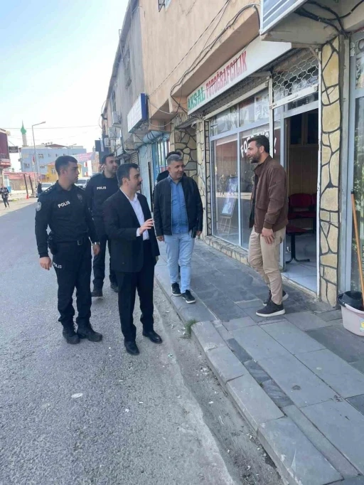 Dicle Kaymakamı Atış, esnaf ve vatandaşlarla bir araya geldi
