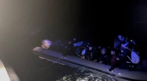 Didim a&ccedil;ıklarında 25 d&uuml;zensiz g&ouml;&ccedil;men kurtarıldı
