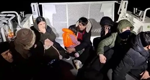 Didim a&ccedil;ıklarında 29 d&uuml;zensiz g&ouml;&ccedil;men kurtarıldı
