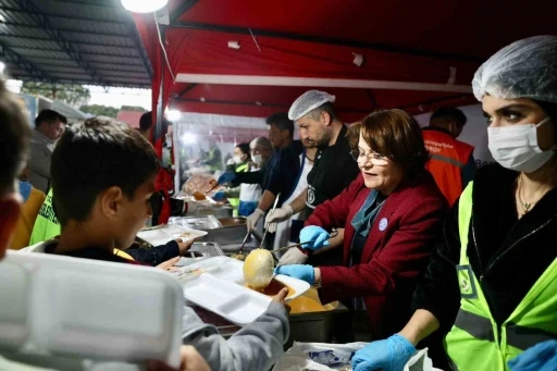 Didim Balat Mahallesi&rsquo;nde Ramazan bereketi paylaşıldı
