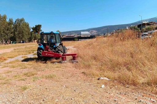 Didim Belediyesi kent genelindeki bakım &ccedil;alışmalarını aralıksız s&uuml;rd&uuml;r&uuml;yor
