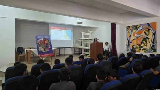 Didim’de öğrencilere su ürünleri ve deniz temizliği anlatıldı
