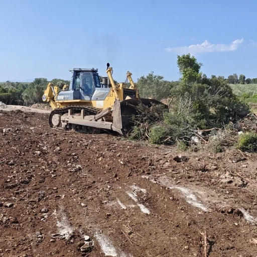 Didim’de yol çalışmaları devam ediyor
