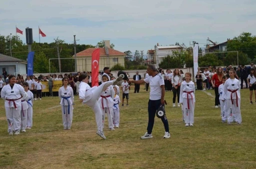 Didim&rsquo;deki kutlamalarda g&ouml;steriler b&uuml;y&uuml;k beğeni topladı
