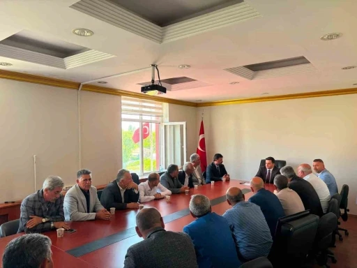 Digor&rsquo;da k&ouml;ylerin sorunları masaya yatırıldı: Kaymakam Zengin muhtarlarla bir araya geldi
