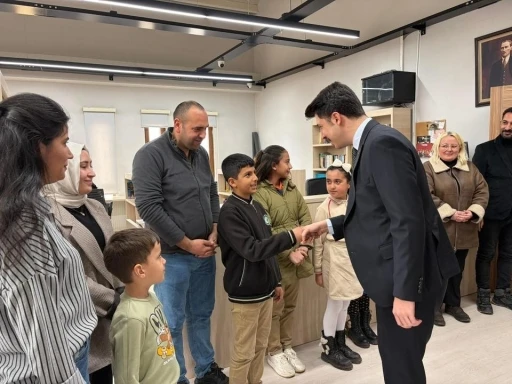Digor&rsquo;da K&uuml;t&uuml;phane Haftası coşkusu: En &ccedil;ok okuyan &ouml;ğrenciler &ouml;d&uuml;llendirildi
