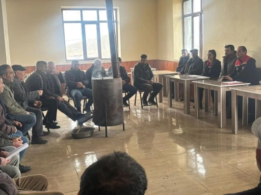 Digor&rsquo;da &uuml;reticilere destek bilgilendirme toplantısı

