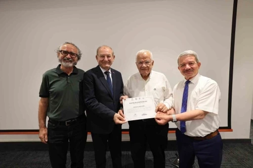 Dijital Yetkinler Kursunu tamamlayan emektarlar sertifikalarına kavuştu
