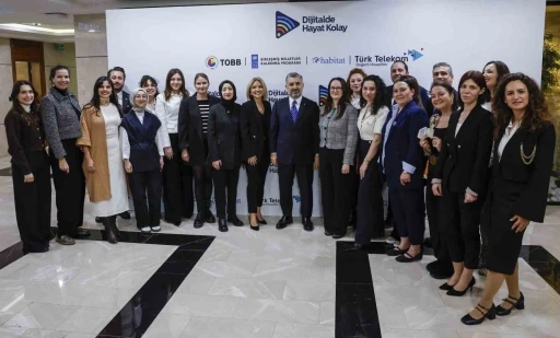 &lsquo;Dijitalde Hayat Kolay&rsquo; projesi kapsamında 50 bin kadına ulaşıldı
