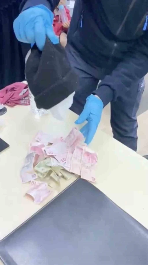 Dilencilik parasını &ccedil;ocuk bezine sakladılar
