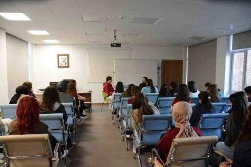 DİLKOM’da &quot;Otizm Perspektifinden Dil ve Konuşma Terapisi&quot; söyleyişi
