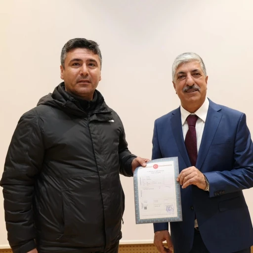Dilovası&rsquo;nda imar sorunu &ccedil;&ouml;z&uuml;len 423 vatandaşa tapuları dağıtıldı

