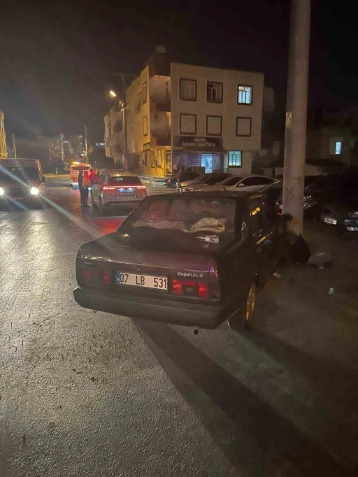Direğe çarpan otomobilin sürücüsü ehliyetsiz çıktı
