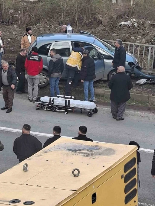 Direksiyon başında kalp krizi ge&ccedil;irip kaza yapan s&uuml;r&uuml;c&uuml; &ouml;ld&uuml;
