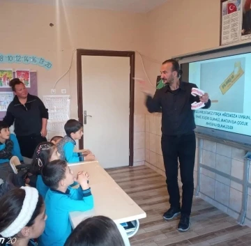 Diş Hekimi Erdal Er: "S&uuml;t dişlerinin fazla bakım gerektirmediği şeklinde yanlış bir d&uuml;ş&uuml;nce var"
