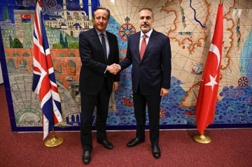 Dışişleri Bakanı Fidan, İngiliz mevkidaşı Cameron ile görüştü
